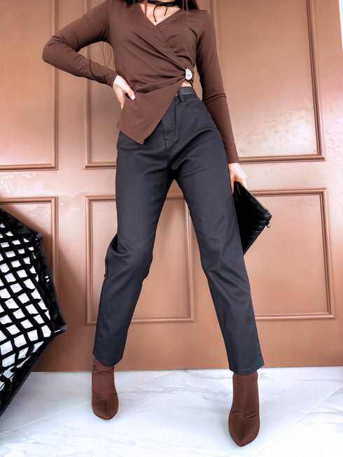 "AREA C9279-1" MOM FIT ādas imitācijas bikses - MELNAS